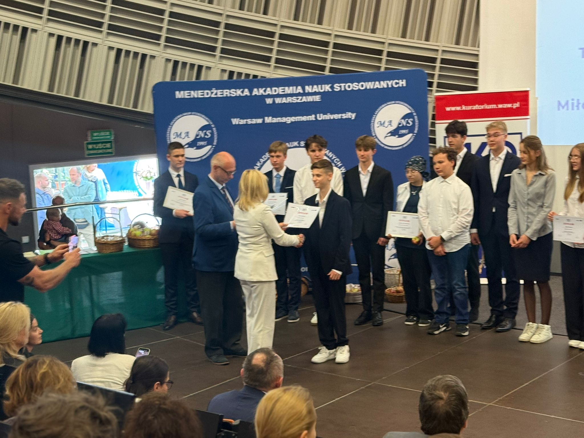 Wręczenie dyplomów laureatom kuratoryjnych konkursów przedmiotowych