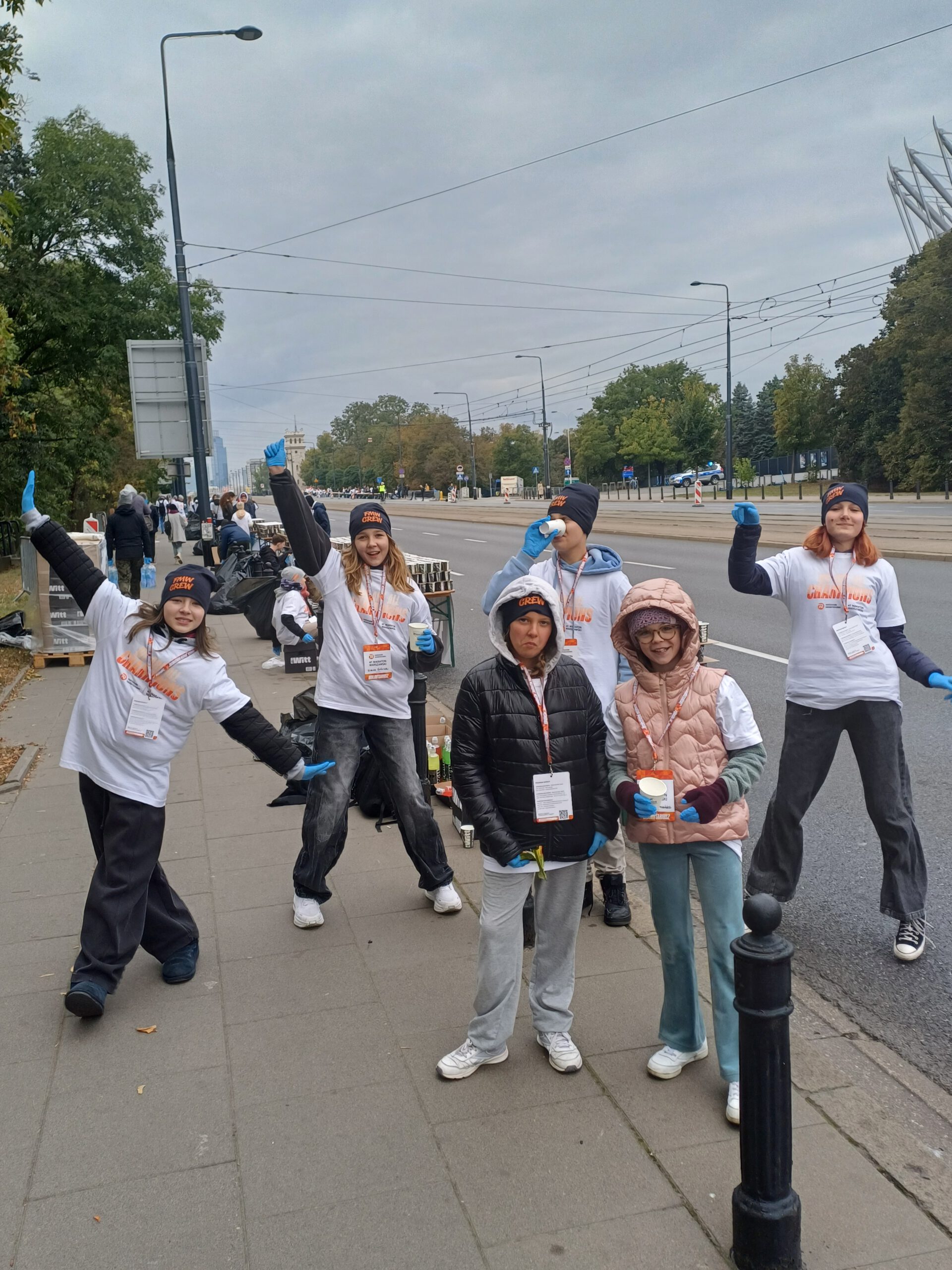 Szkolny Klub Wolontariatu na Maratonie Warszawskim