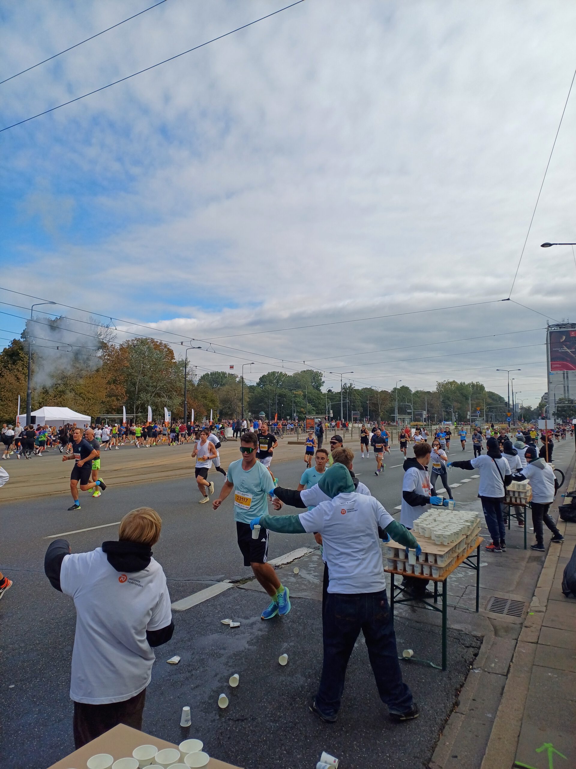 Szkolny Klub Wolontariatu na Maratonie Warszawskim