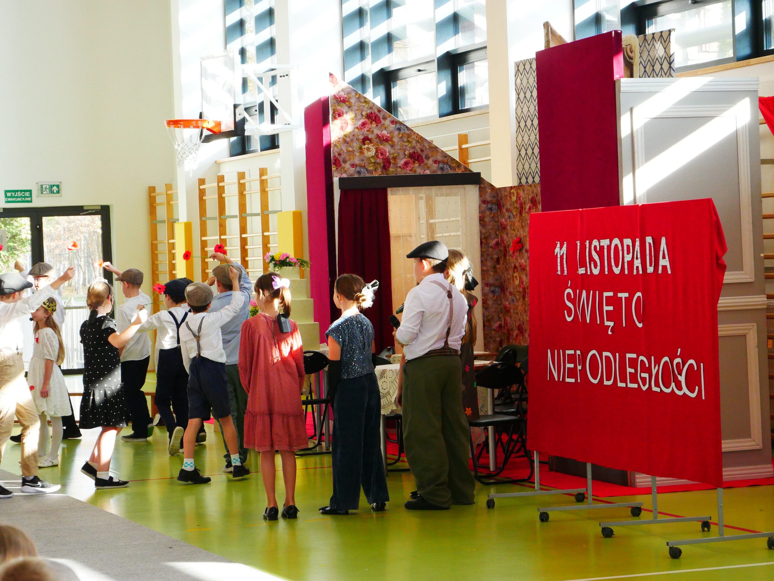 Akademia z okazji Narodowego Święta Niepodległości dla klas 1-3