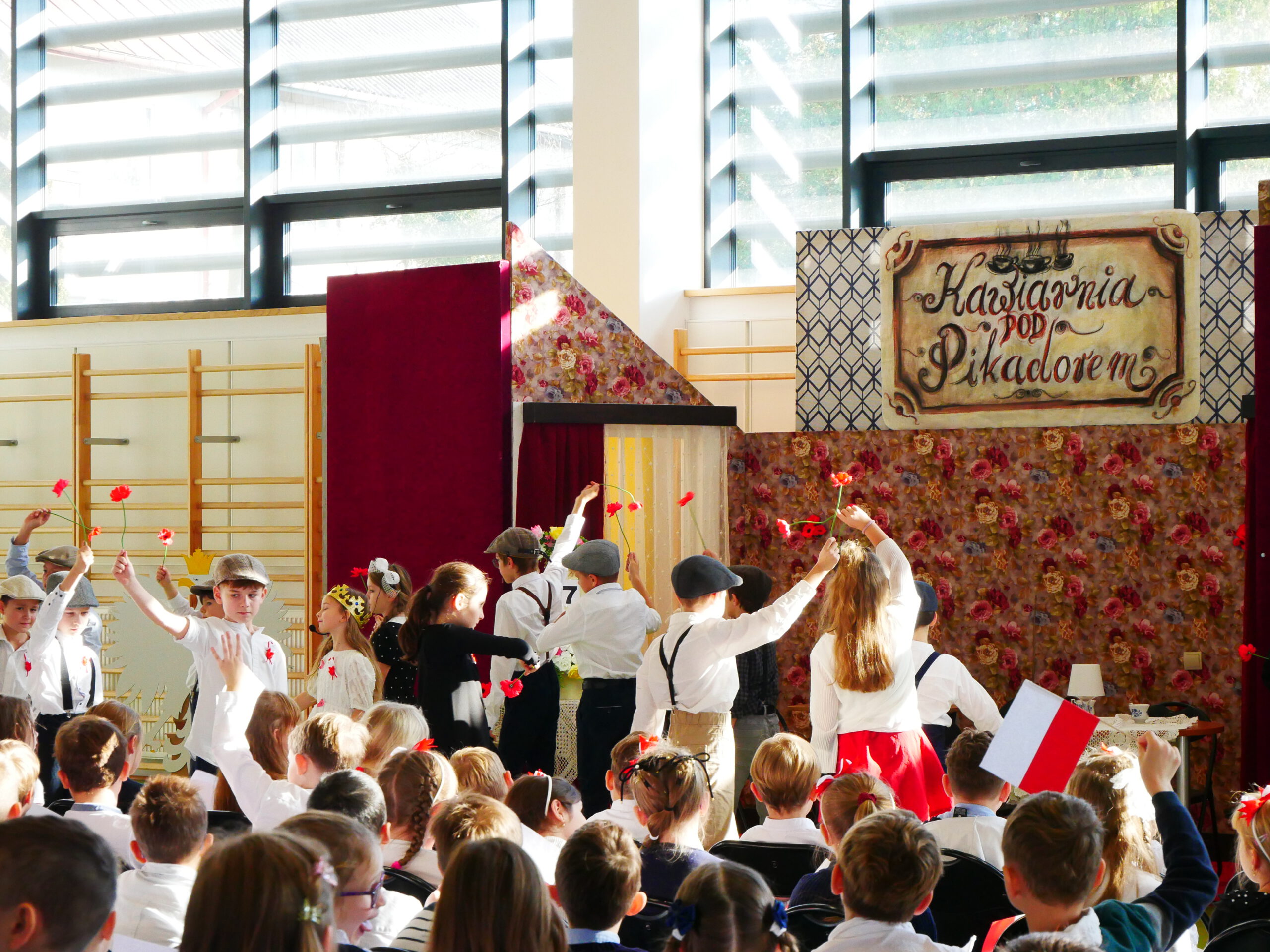 Akademia z okazji Narodowego Święta Niepodległości dla klas 1-3