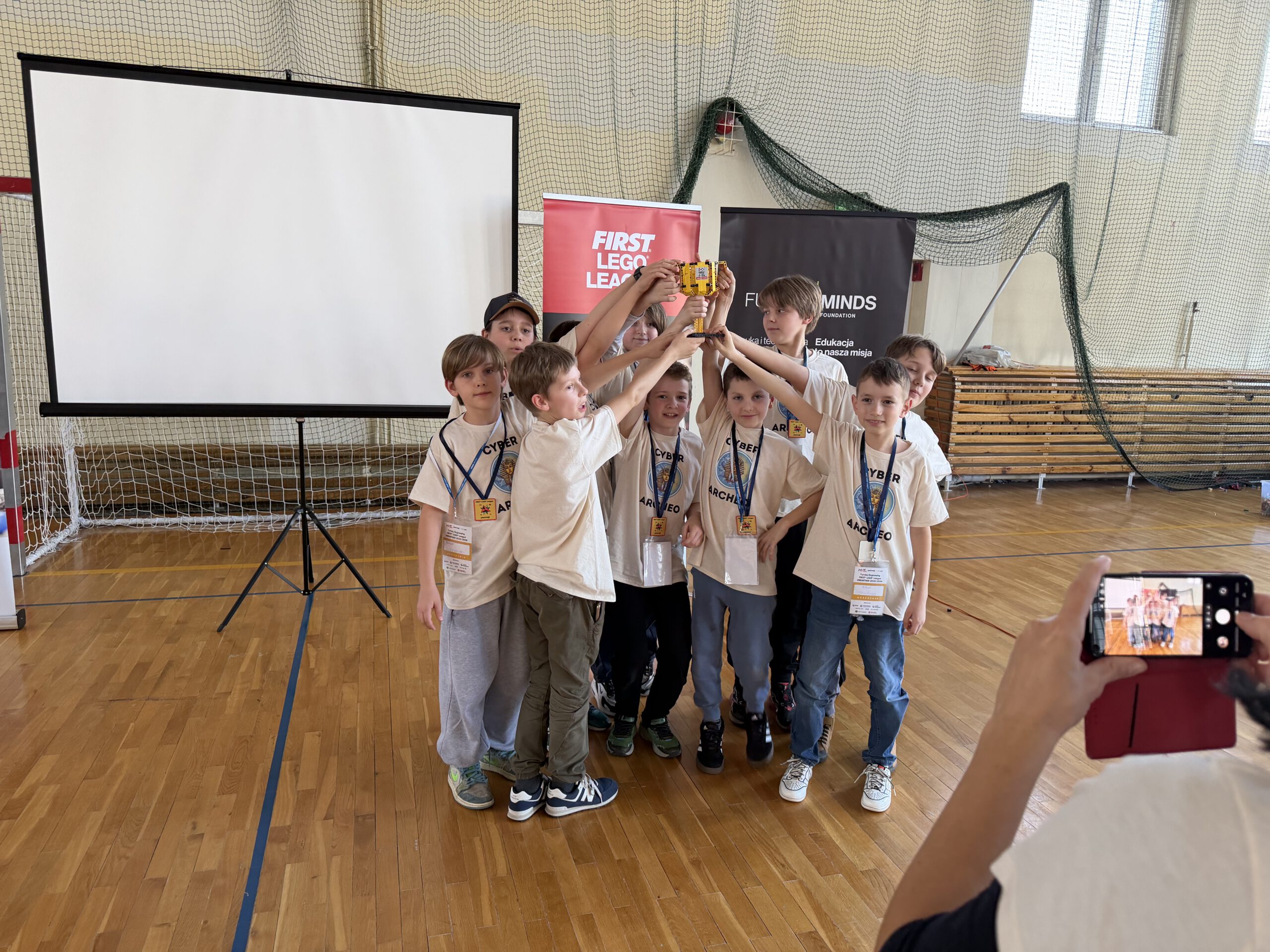 Drużyna Cyber Archeo na turnieju FIRST LEGO League