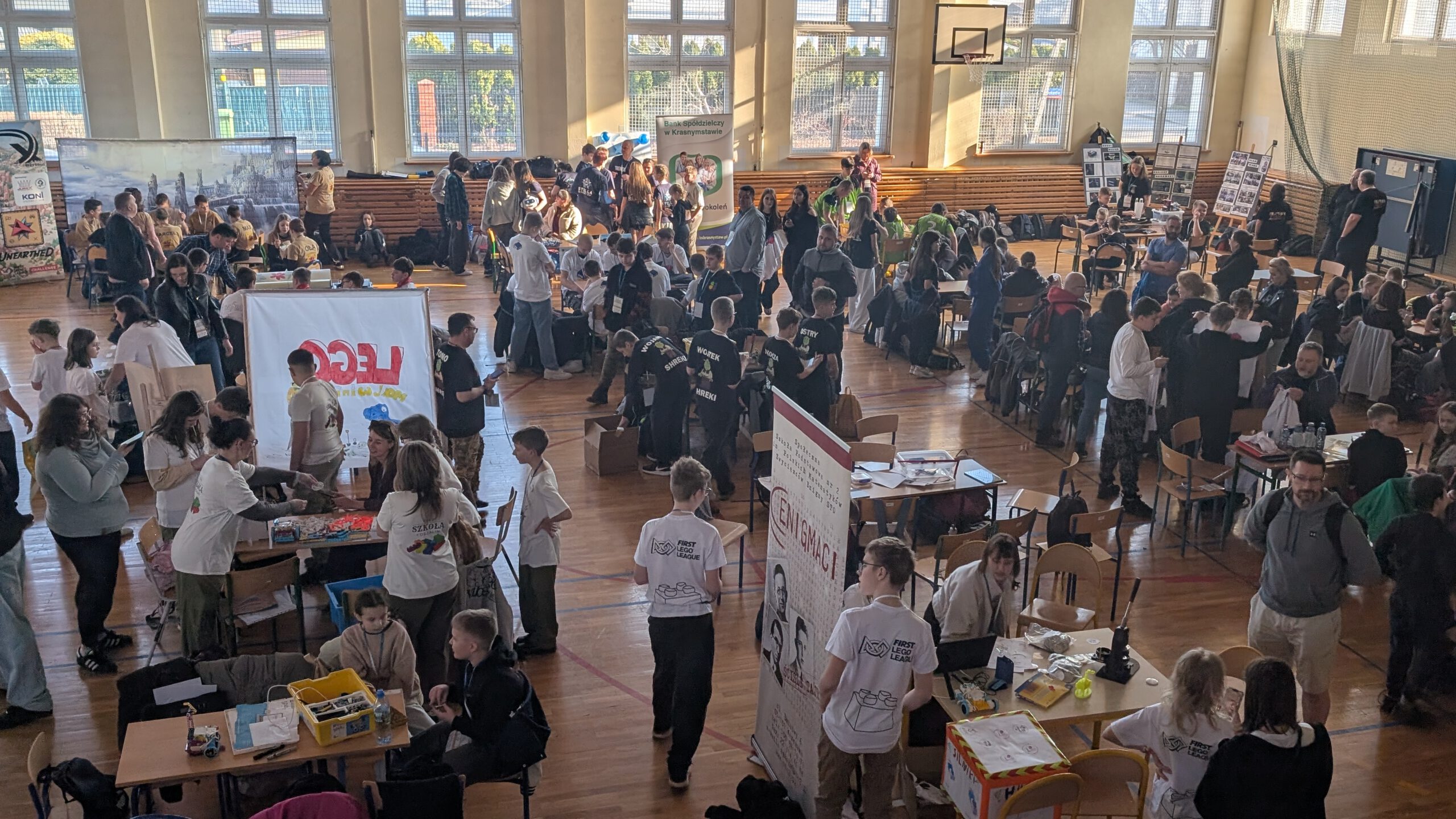 Drużyna Cyber Archeo na turnieju FIRST LEGO League