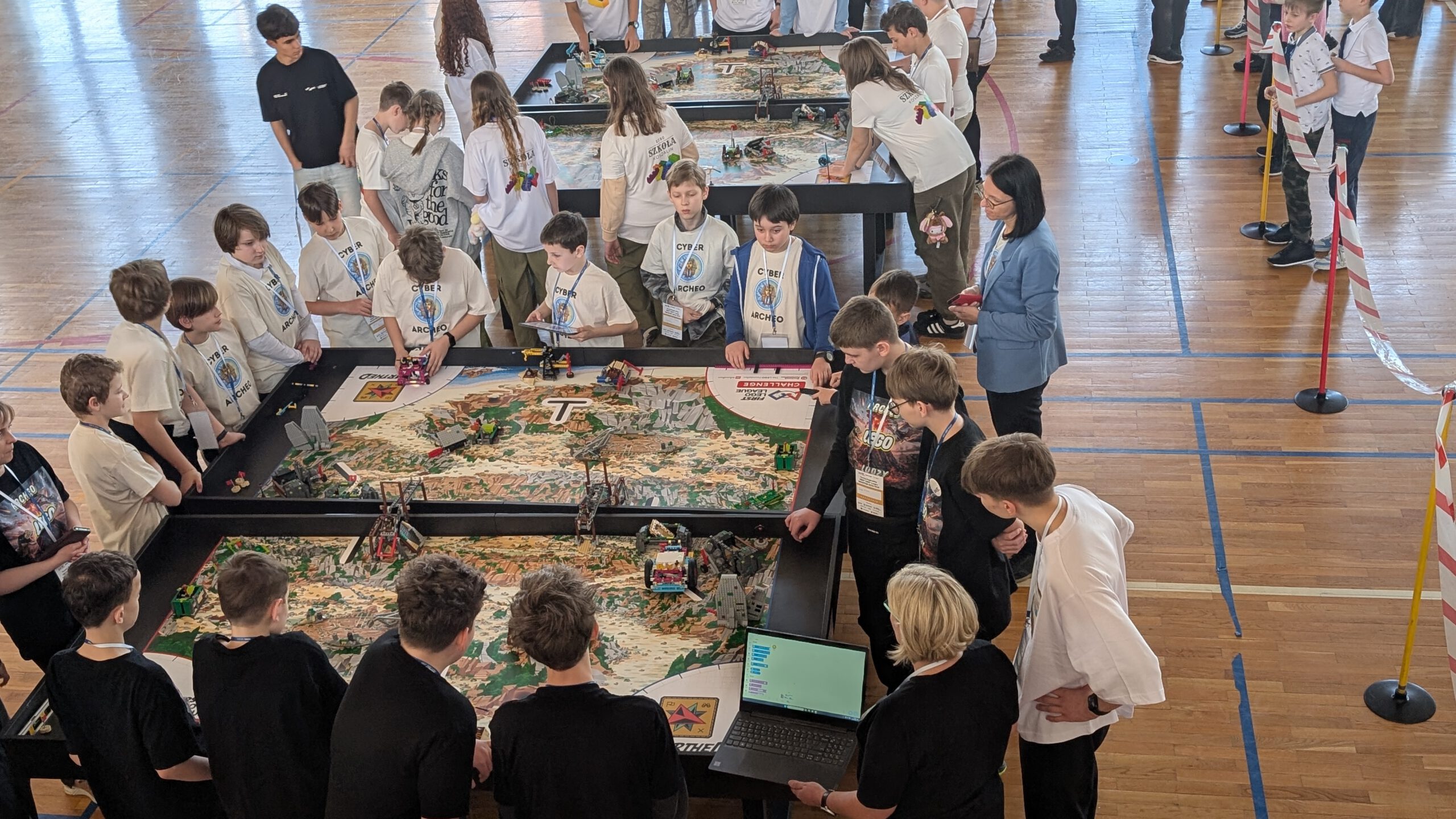 Drużyna Cyber Archeo na turnieju FIRST LEGO League