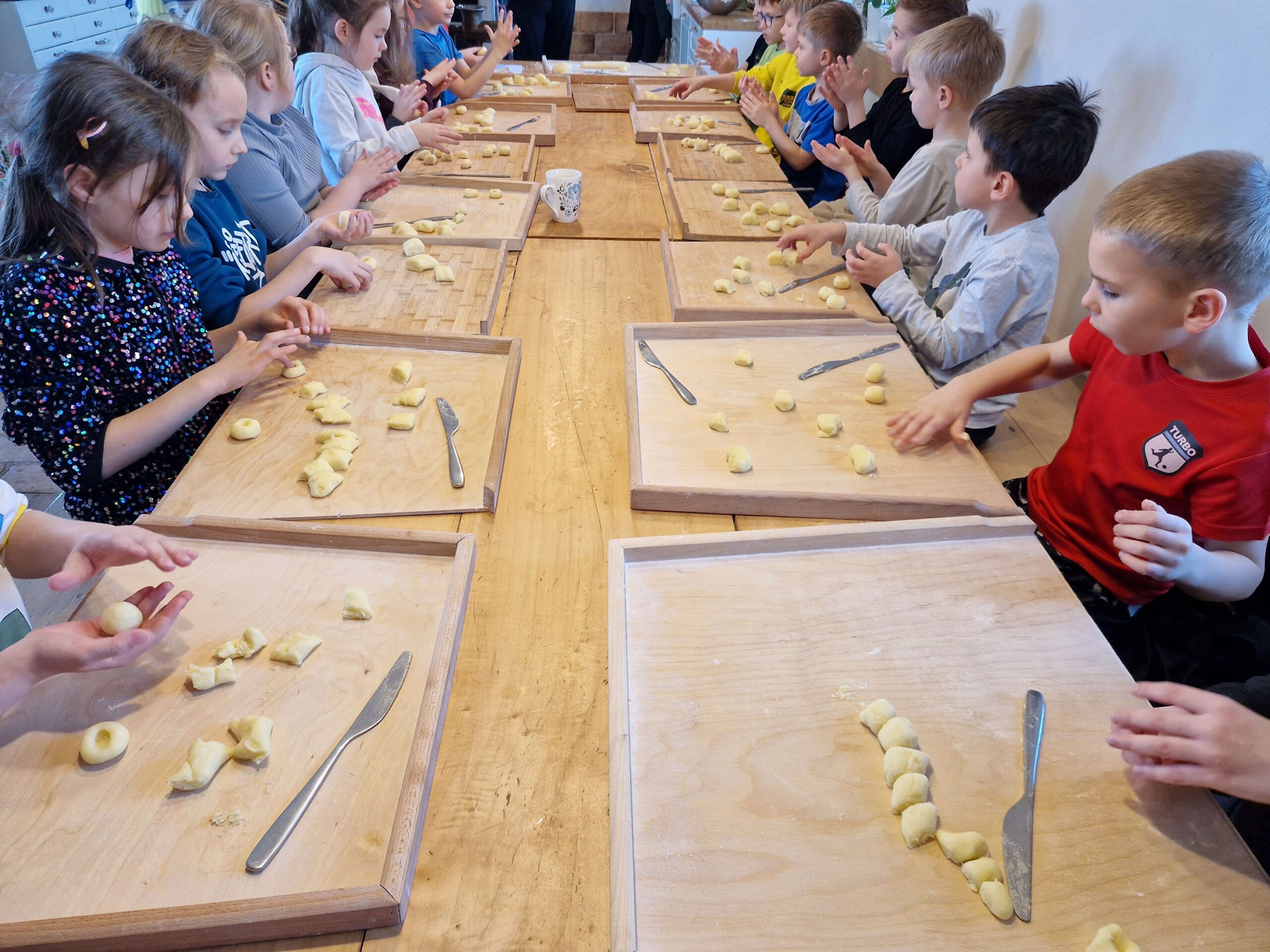 Wycieczka klas pierwszych do gospodarstwa edukacyjnego “Cuda Wianki”