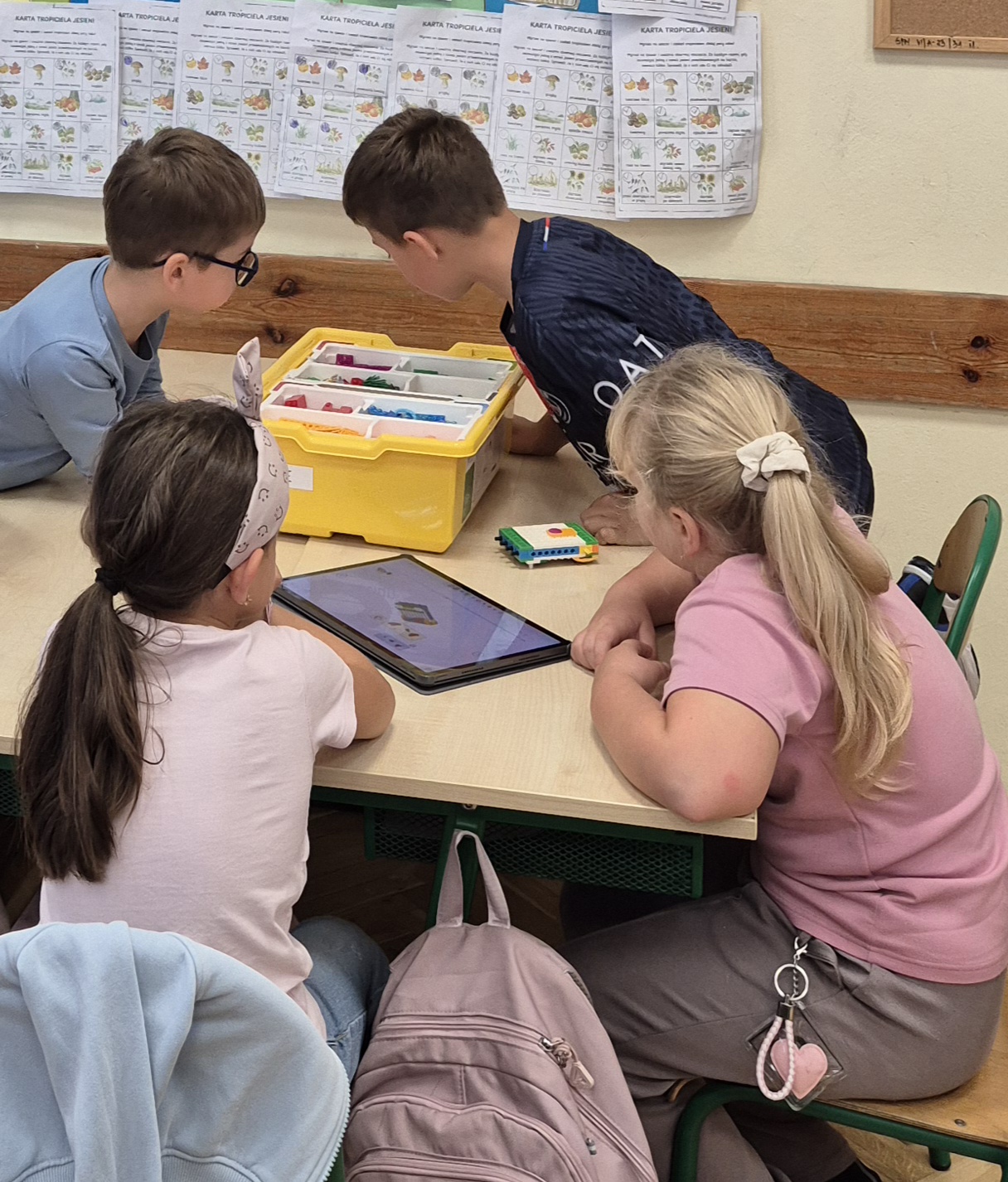 Dzień Chłopaka w klasie I b – nauka przez zabawę!